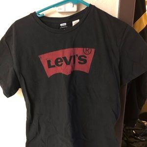 Levi’s t shirt